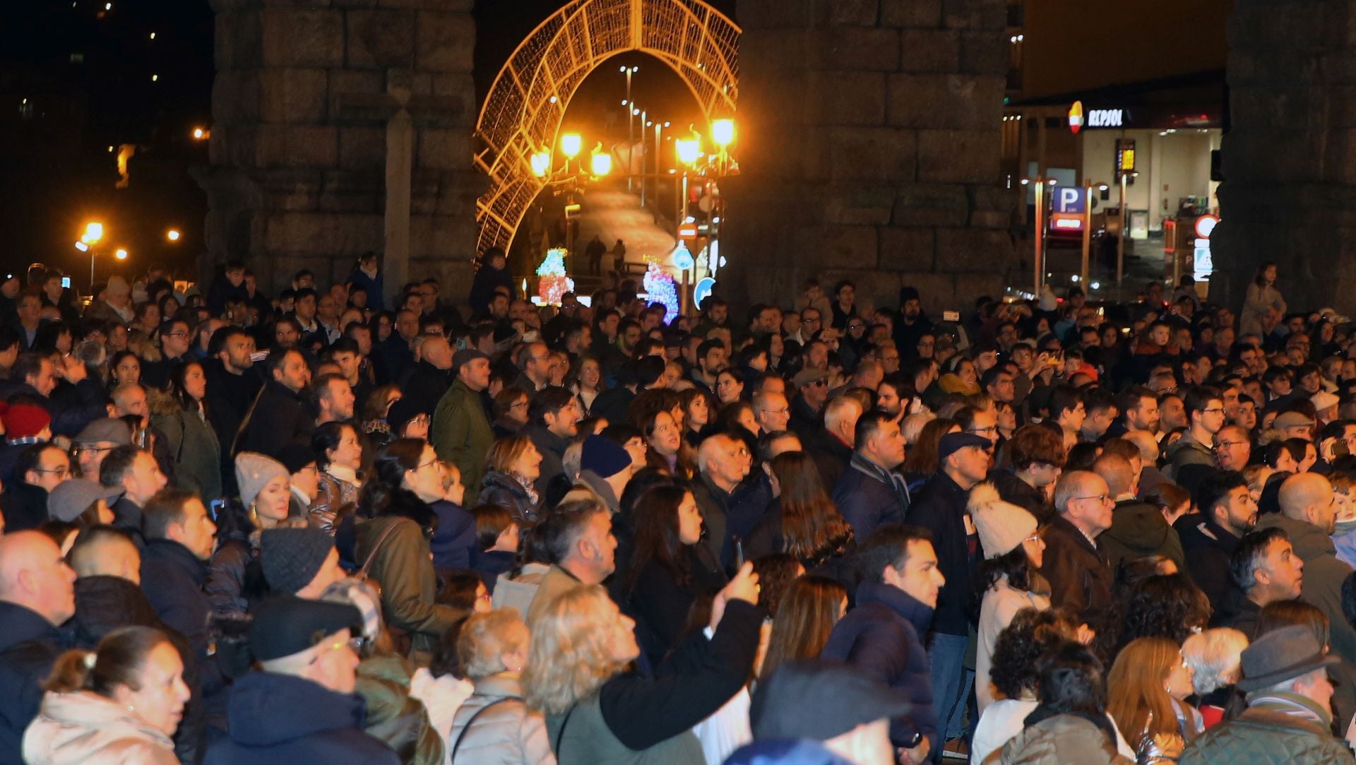 Fotos del aluvión de turistas por las calles de Segovia