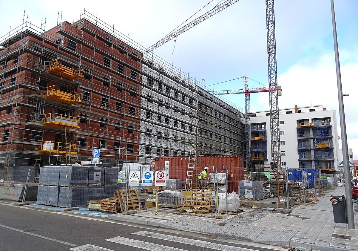 Viviendas en construcción en Valladolid.