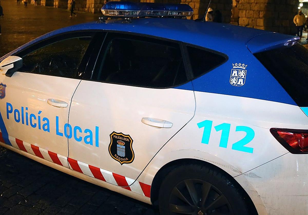 Patrulla de la Policía Local en Segovia.