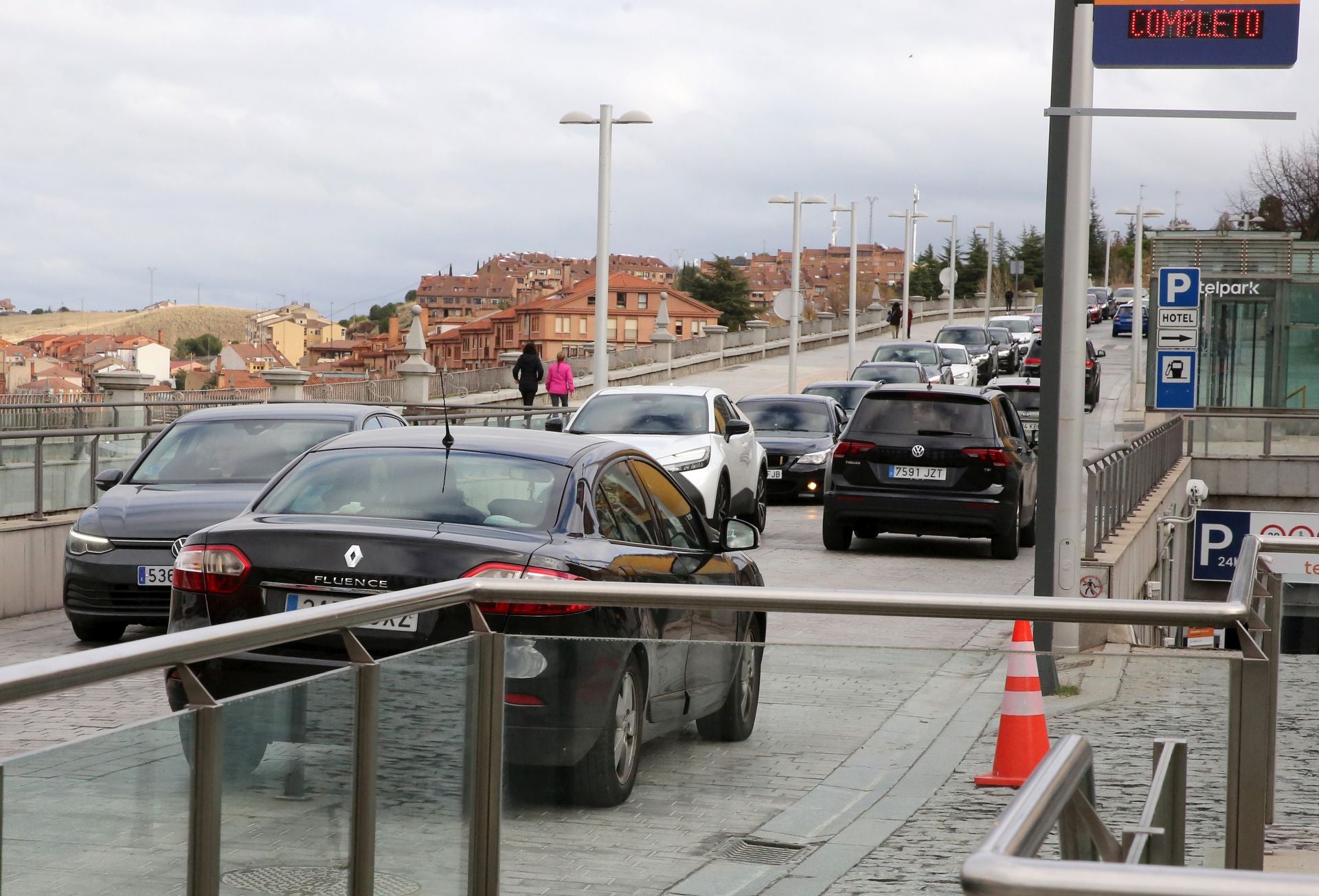 Fotos de los problemas en aparcamientos de Segovia