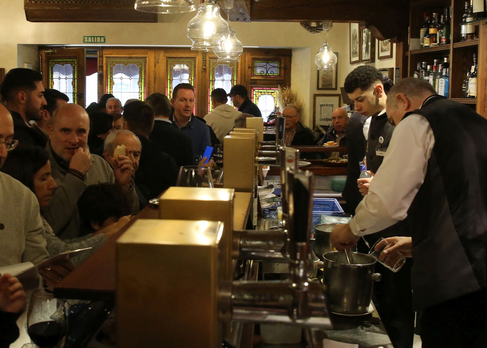 La avalancha de turistas durante el puente, en imágenes