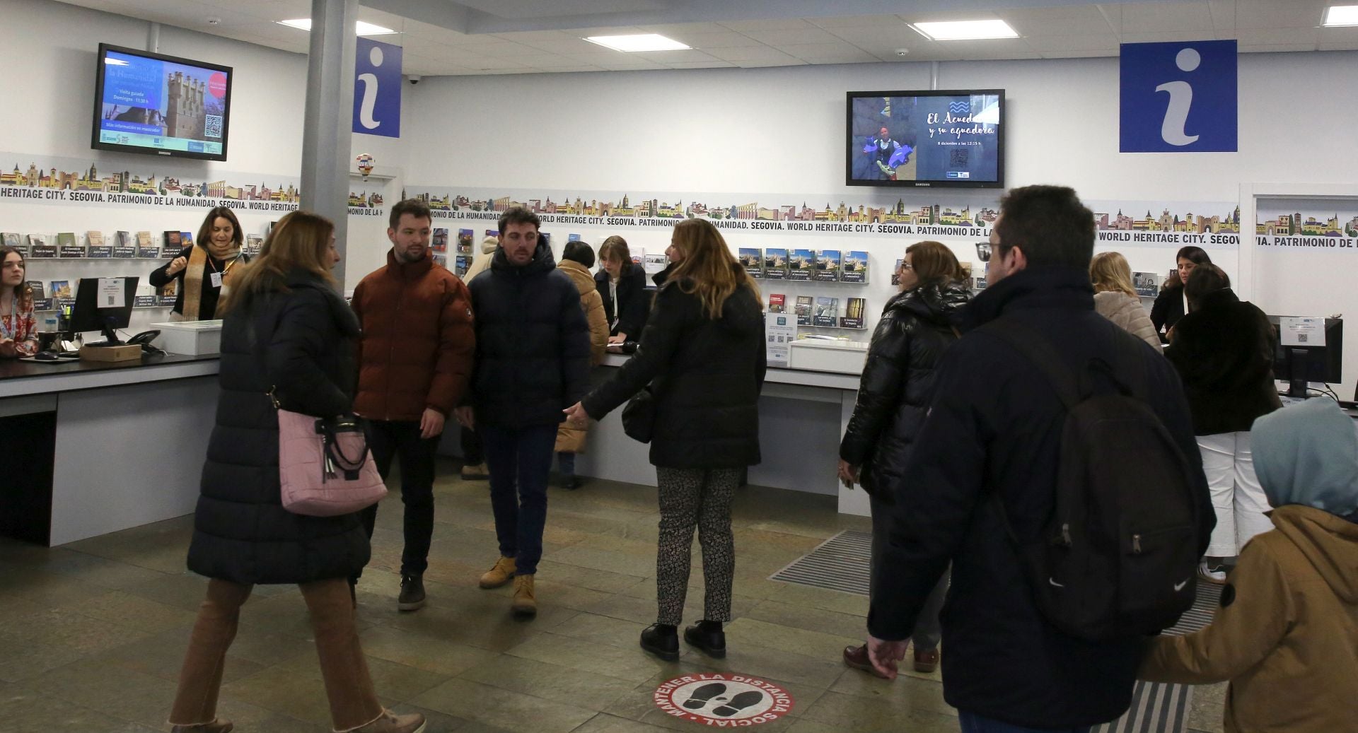 La avalancha de turistas durante el puente, en imágenes