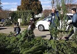 Clientes en la Villa San José, este lunes.