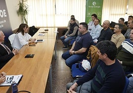 Socios de Asprinelpa, en la jornada técnica celebrada ayer en CEOE Palencia.