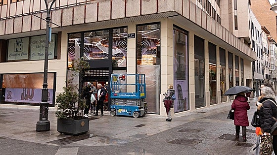 El Primor de la calle Santiago dice adiós a las vallas y se prepara para abrir el viernes