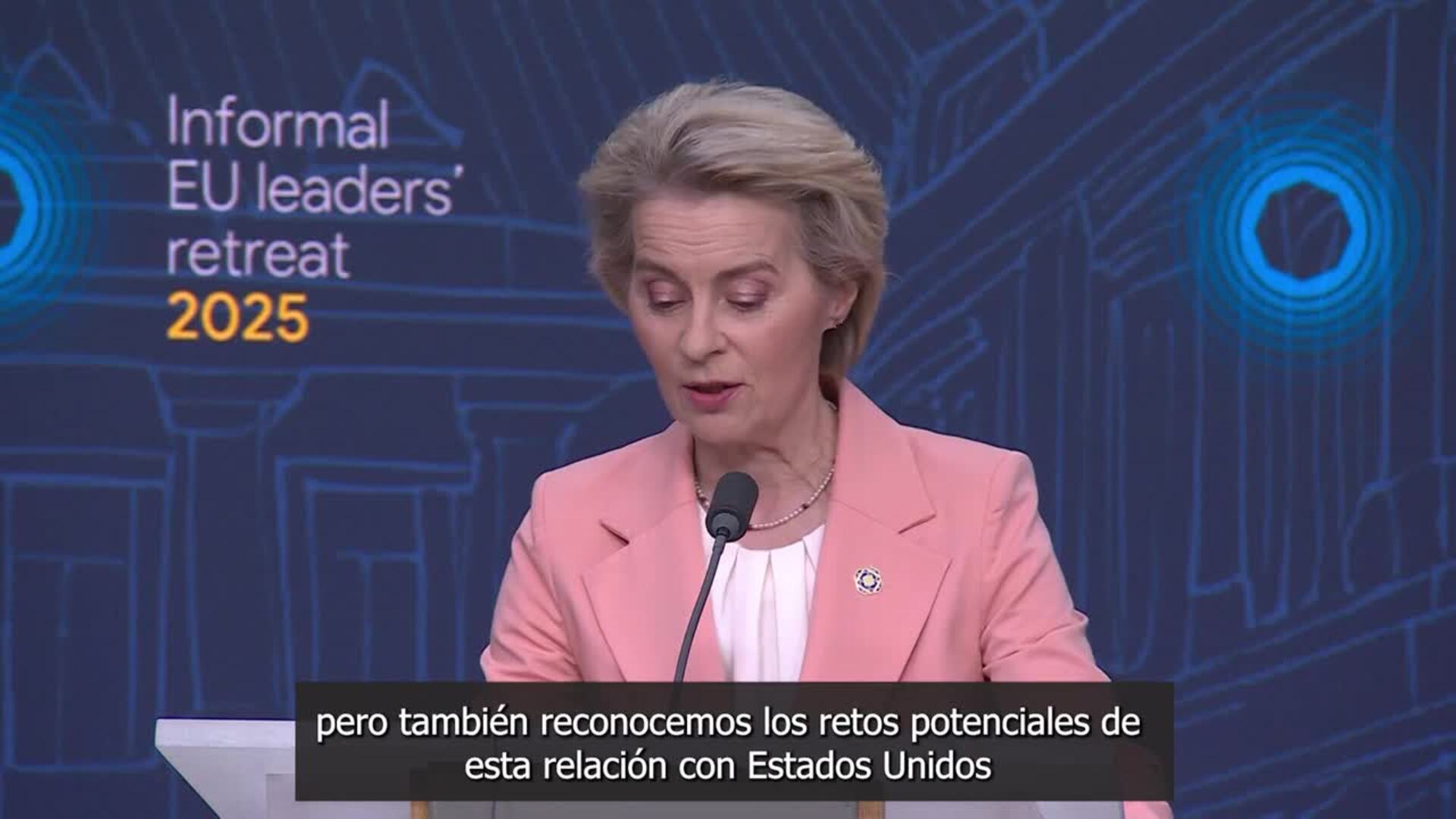 Von der Leyen avisa a Trump de que la UE responderá "firmemente" si aplica aranceles