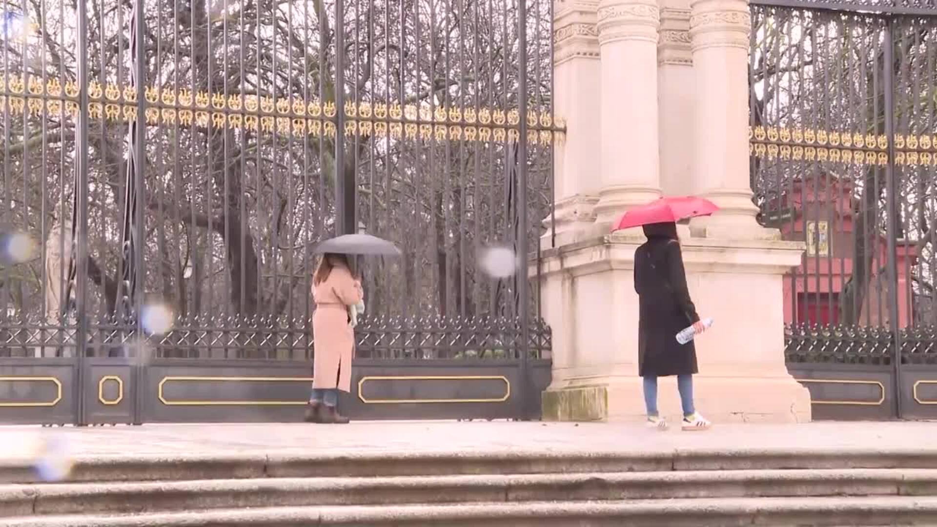 El Retiro y otros ocho parques de la capital cierran este sábado por fuertes rachas de viento