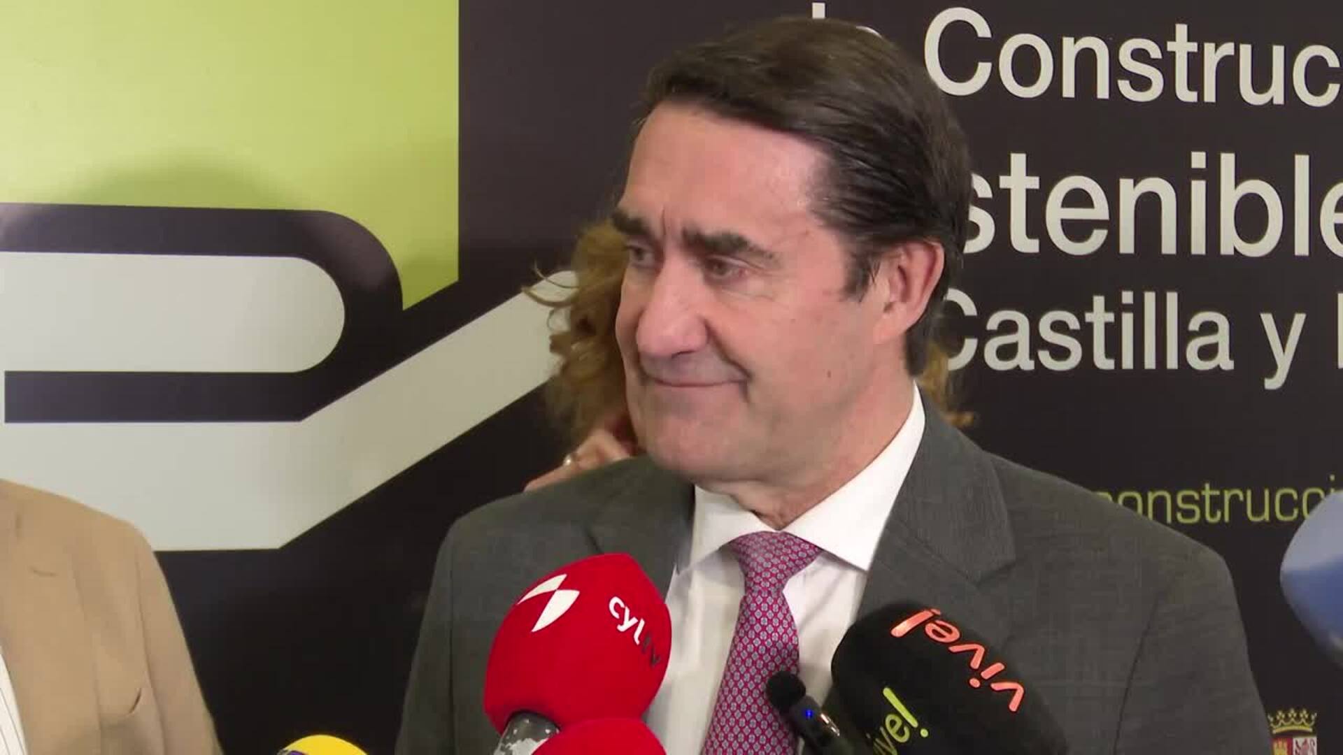 Junta y Ayuntamiento de Valladolid se disculpan por los "incordios" en obras de la red de calor