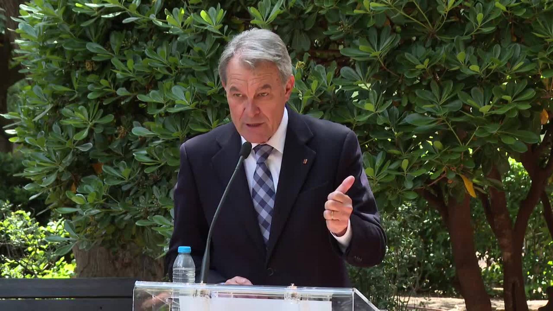 Mas se querella contra Fernández Díaz y Cospedal por la 'Operación Catalunya' y Pegasus