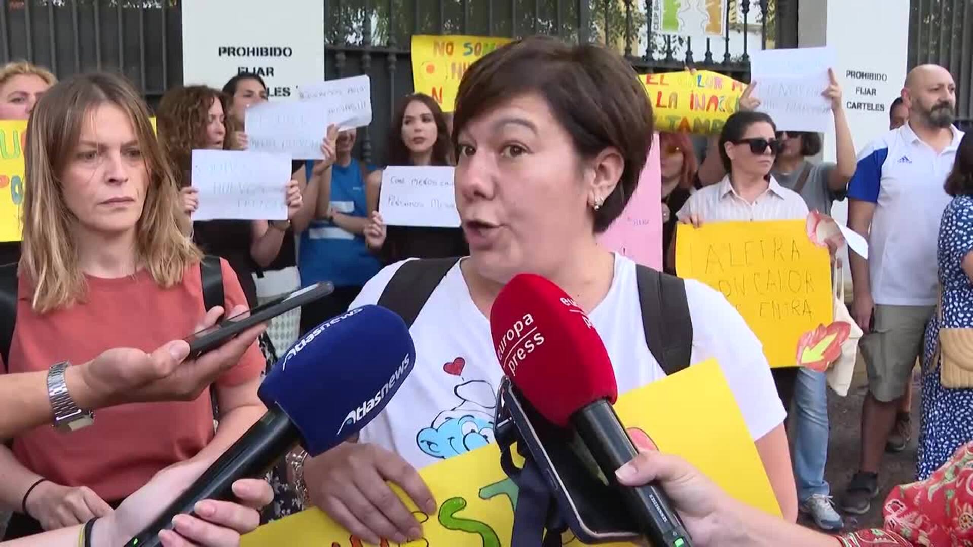 Padres sevillanos piden "instalaciones dignas" ante "altas temperaturas" que soportan alumnos
