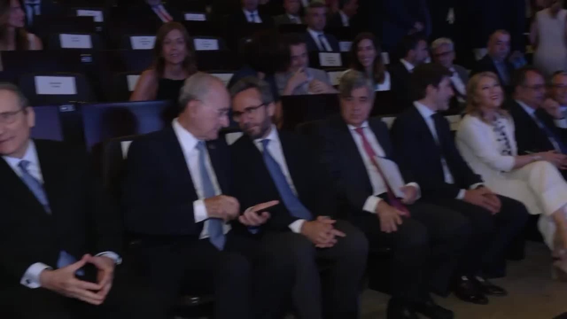 Moreno reivindica la "España periférica" y reclama inversiones en transporte, agua y energía