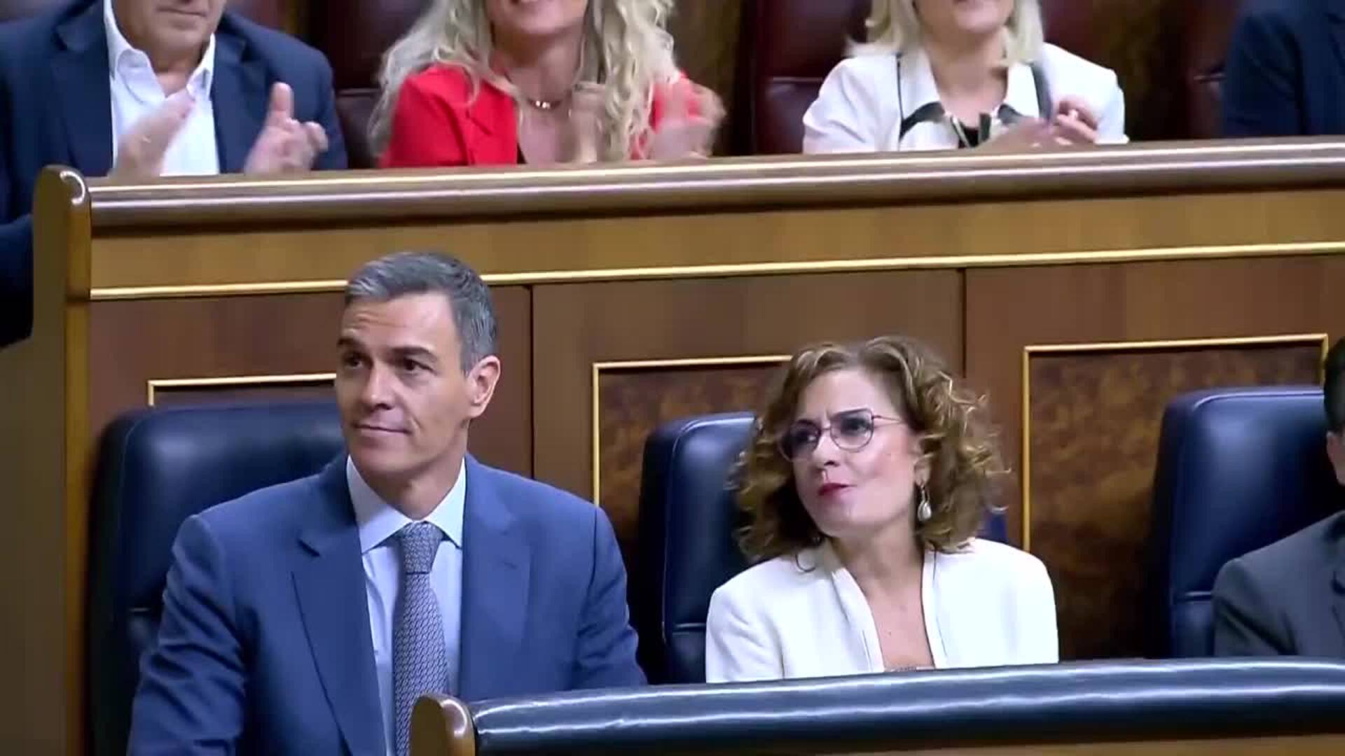 Gritos de "dimisión, dimisión" a Sánchez en la primera sesión de control tras el caso Cerdán