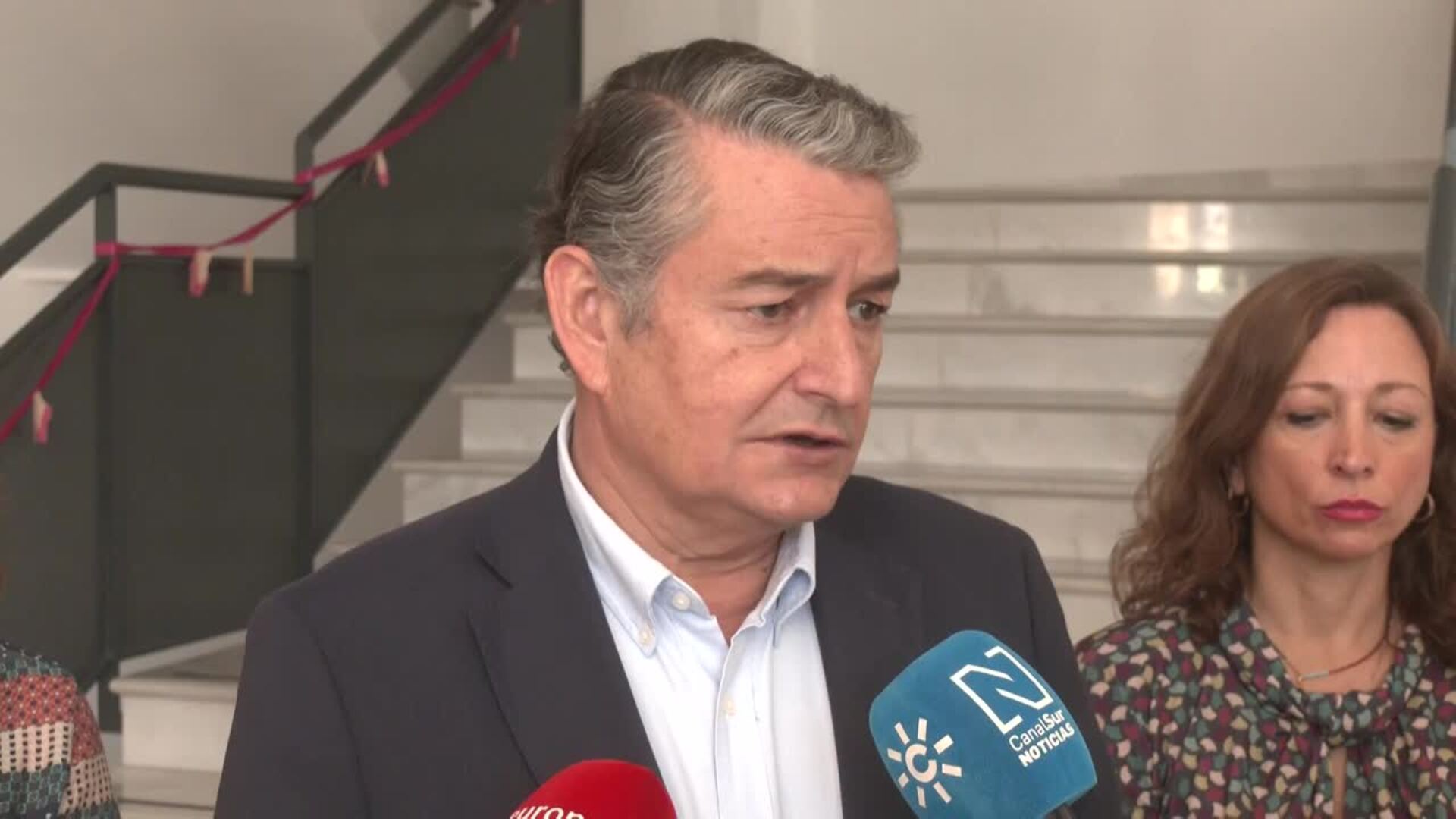 Sanz critica que Montero venga a Andalucía a los actos de Moreno y no dé explicaciones