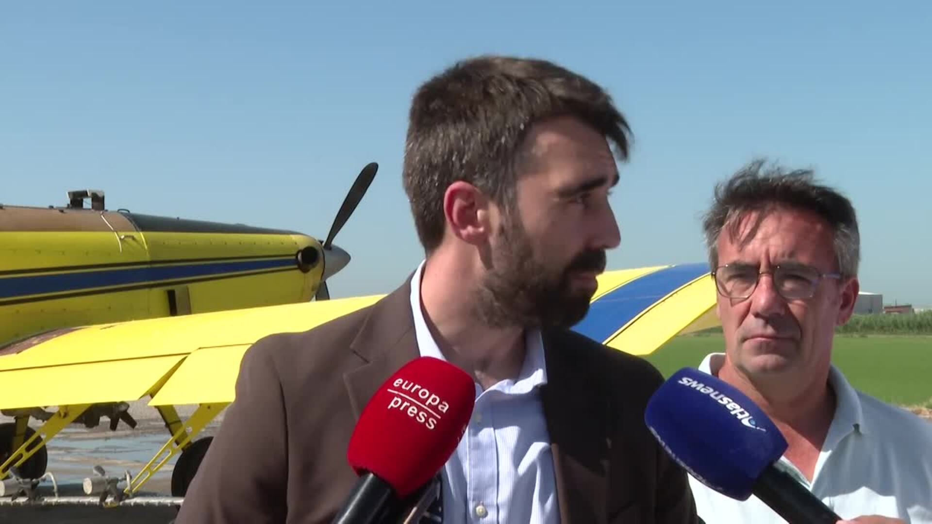 Fumigación con avioneta en cinco pueblos ante los mosquitos del virus del Nilo