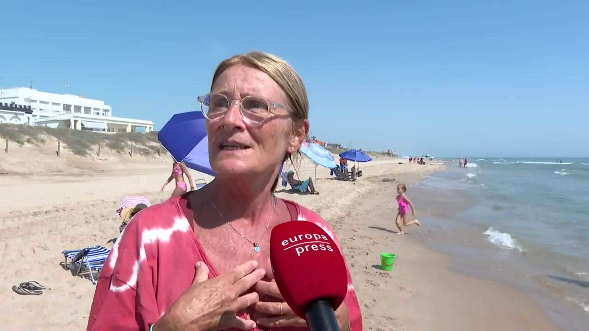 Agua tóxica en la playa del Dossel en Cullera (Valencia)