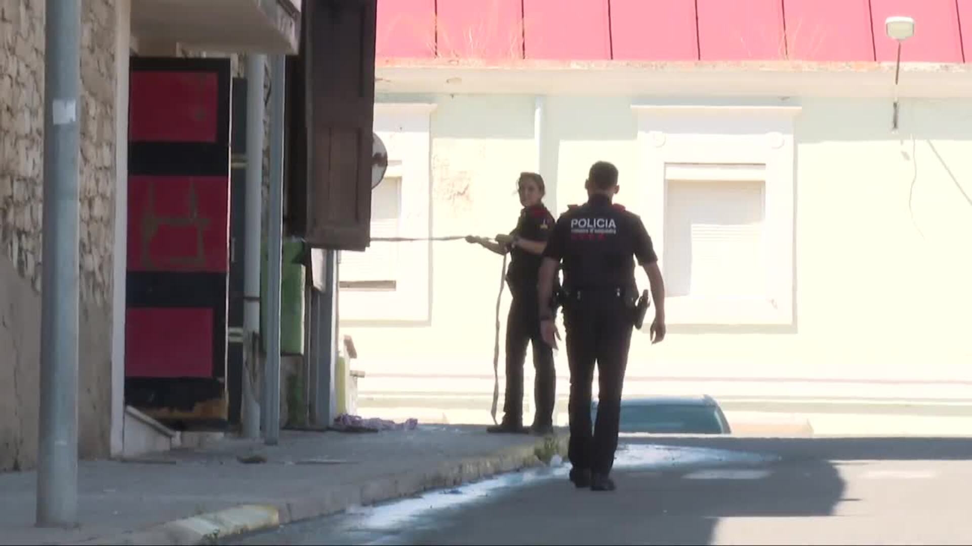 Investigan si hay relación entre dos muertes en un incendio y un atropello mortal en Bellpuig
