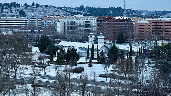 El manto blanco con el que ha amanecido Valladolid, en imágenes