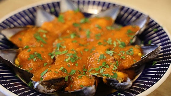 La original receta de mejillones gallegos con salsa de vermú en pleno centro de Valladolid