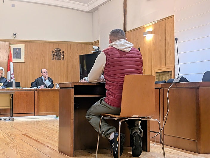 El acusado de explotar a jornaleros asegura que era un mero «encargado» del «trabajo del campo»