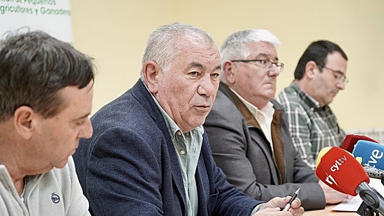 UPA denuncia el «abuso» de las empresas lácteas