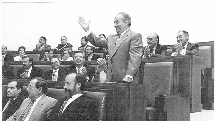 Fallece Manuel Estella, presidente de las Cortes regionales durante doce años