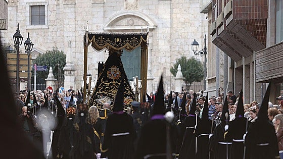 El encuentro mariano en torno a la Soledad protagoniza el Sábado Santo