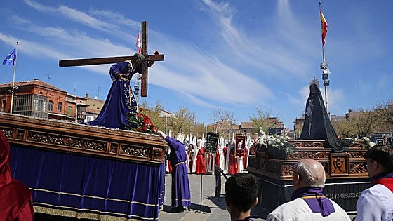 Medina del Campo celebra el tradicional Encuentro del Viernes Santo en la Plaza Mayor