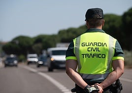 Heridos leves dos menores en una colisión entre dos turismos en Arroyo de la Encomienda