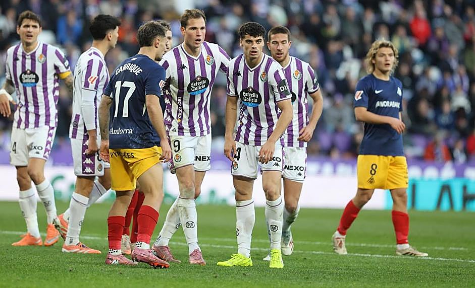 Jugadores del Valladolid preparando el partido