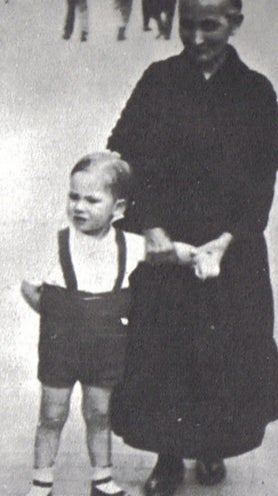 Imagen secundaria 2 - Arriba, libro de Urrutia publicado en 1906 en Valladolid. Abajo, publicidad de los Laboratorios del Doctor Cea y el pequeño Umbral en 1936.