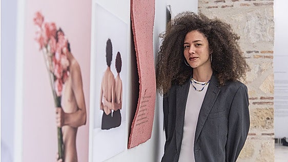 El itinerario migratorio de Ariadna Fernández a través de poemas, fotos y objetos