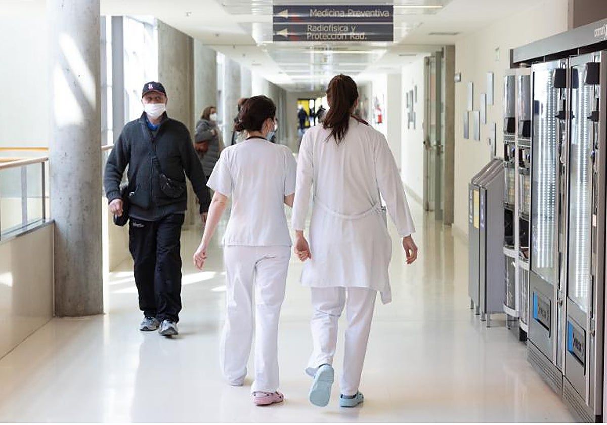 Sacyl refuerza la asistencia sanitaria en verano con la contratación de más de 6.400 profesionales