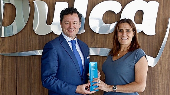CaixaBank galardona a Noelia Serna con el Premio Empresaria
