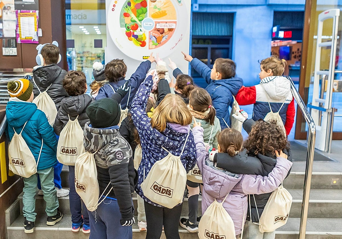 Gadis acerca los hábitos de vida saludables a 27.000 escolares con el programa Alimentes