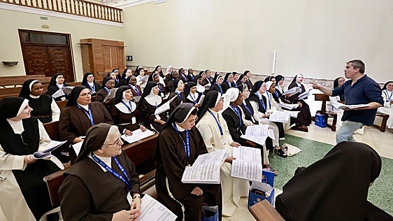 Del gregoriano al canto coral: las monjas contemplativas pulen la técnica en un encuentro en Valladolid