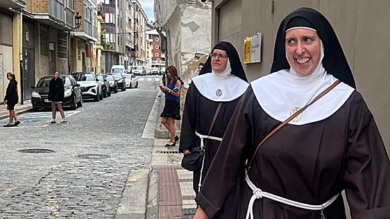Las exmonjas de Belorado ven «vil» su causa judicial por usar coches y vender casullas y acusan a Iceta de «ambición»