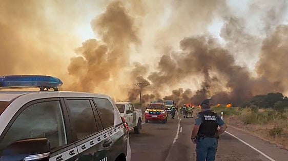La UME se activa para combatir el incendio de Fermoselle