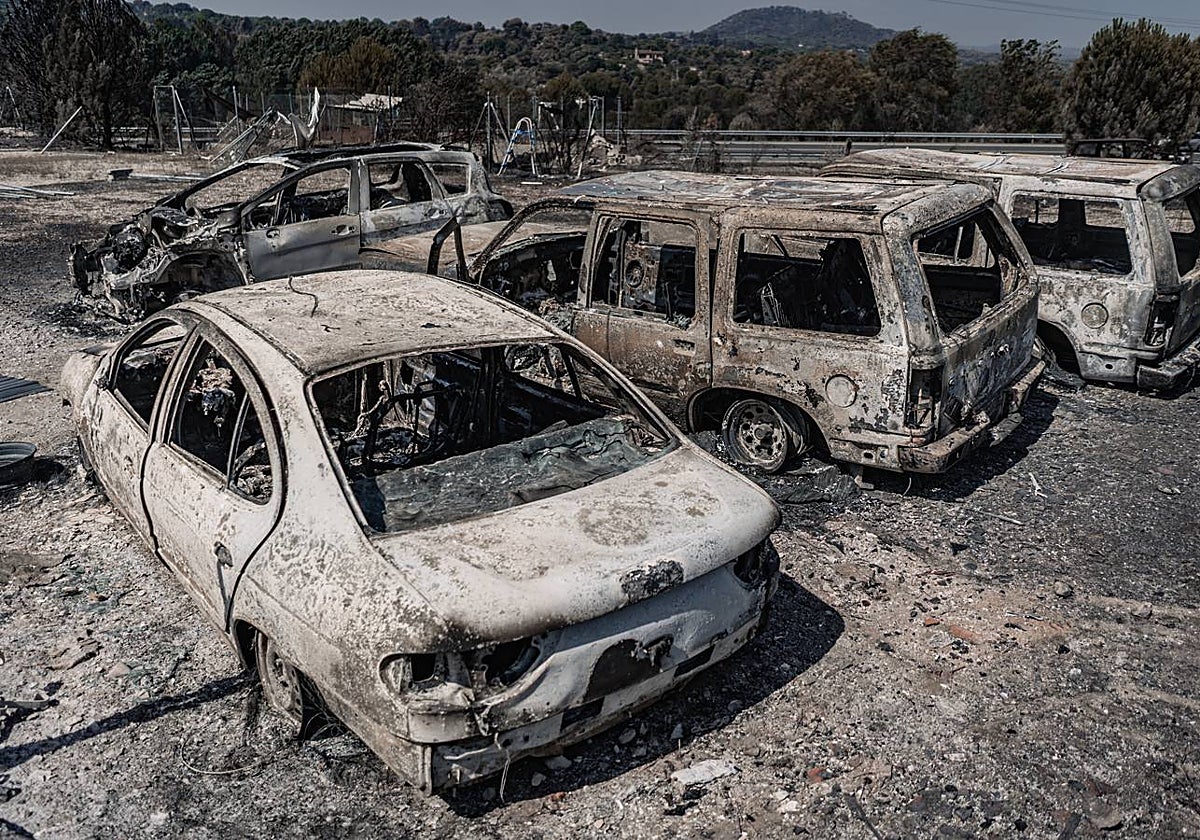 El incendio de Burgohondo mantiene el nivel dos de alerta tras controlar una reproducción en la zona de Casillas