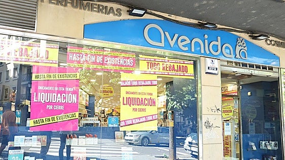 El acuerdo del ERE en Perfumerías Avenida limita a 80 los despidos y cerrará entre 25 y 30 tiendas