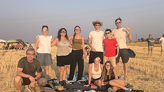 Íscar rompe en aplausos ante la espectacular totalidad del eclipse
