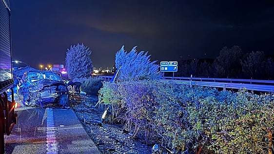 Salen de la UVI los tres heridos graves en el accidente que provocó un conductor en sentido contrario