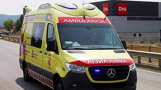 Herido un hombre de 35 años en Laguna tras colisionar un turismo y una moto