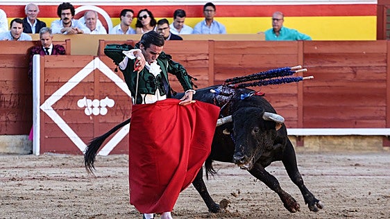 Triunfo de apariencia de Juan Ortega en una tarde de toros desrazados de El Capea