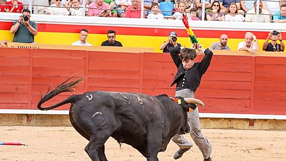 Las imágenes de la clase práctica taurina de San Antolín