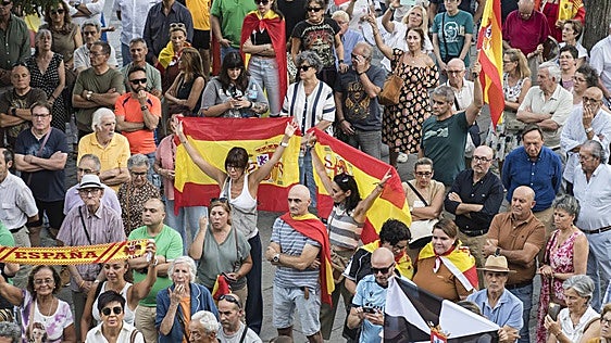 Fotos de la concentración en Segovia de apoyo a Ceuta