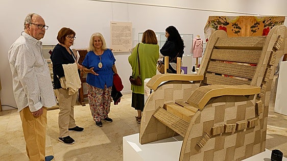 El alma y el oficio de la artesanía se palpan en una exposición en Palencia