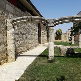 Arcadas en la plaza Mayor de Monzón de Campos.