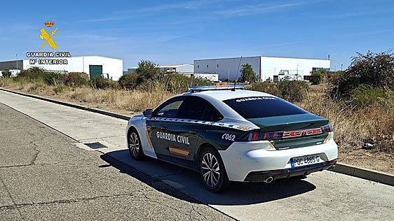 Investigado por robar un camión con 55 bobinas de aluminio en Dueñas