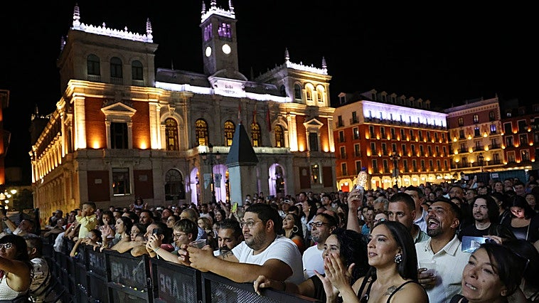 El PSOE critica el gasto de más de un millón de euros en conciertos «alejados del lleno»