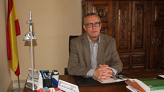 El exalcalde de un pueblo de Segovia evita la cárcel por revelar datos de su rival político